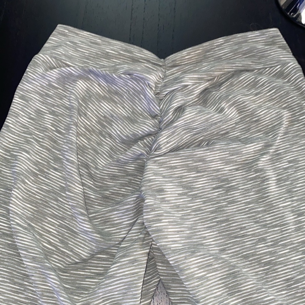 Pcheebum gray workout set - Picture 5 of 6